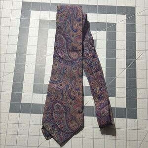 Elegant Purple and Red Paisley Tie